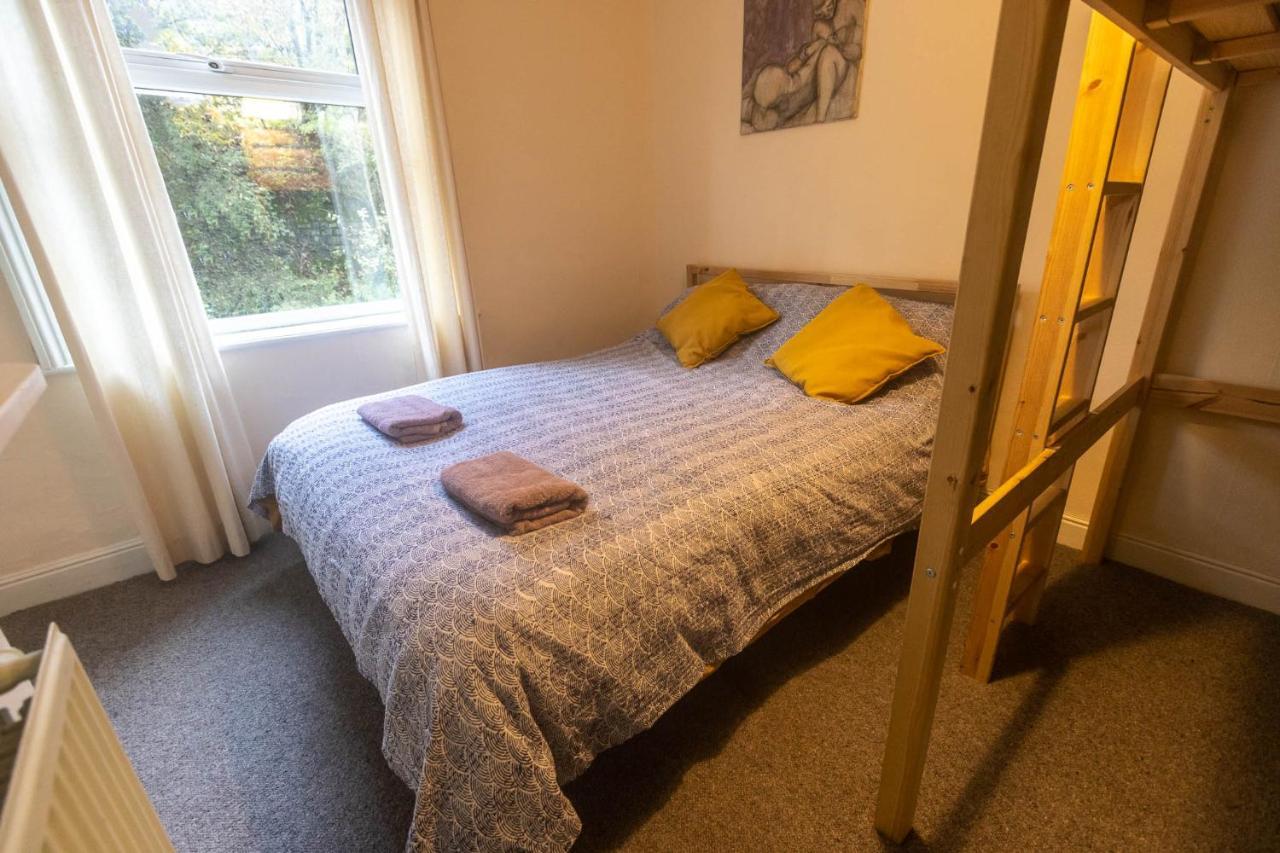 Beautiful Riverside Home, Hebden Bridge, Woodland Views, Sleeps 2 - 9 Ngoại thất bức ảnh