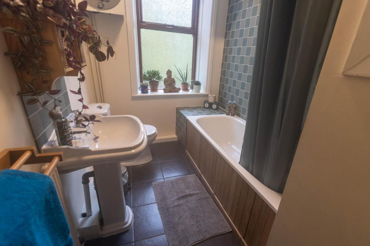 Beautiful Riverside Home, Hebden Bridge, Woodland Views, Sleeps 2 - 9 Ngoại thất bức ảnh