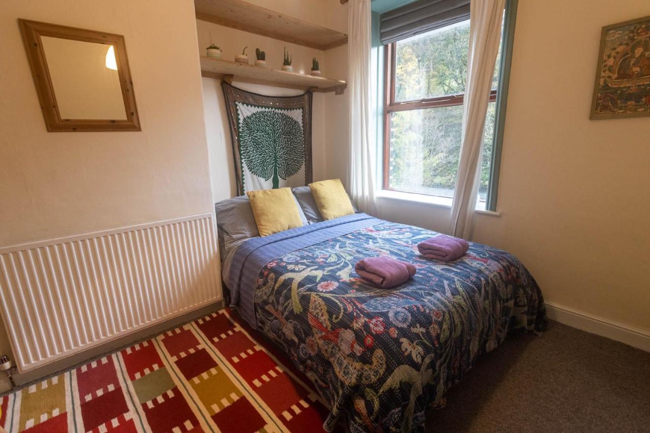 Beautiful Riverside Home, Hebden Bridge, Woodland Views, Sleeps 2 - 9 Ngoại thất bức ảnh