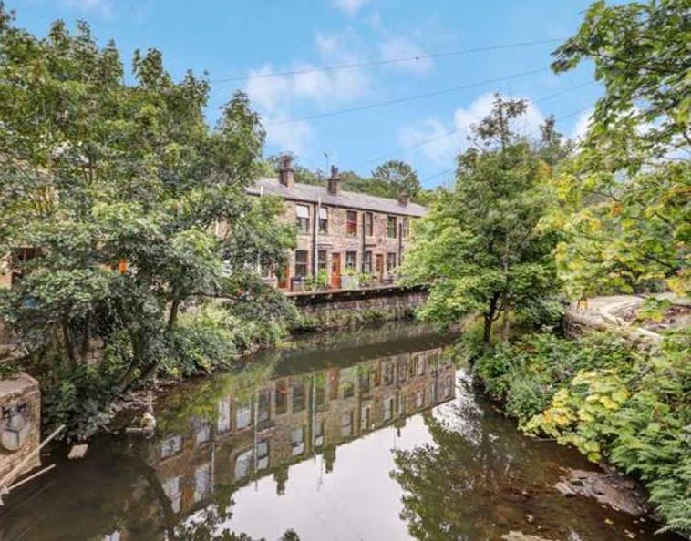 Beautiful Riverside Home, Hebden Bridge, Woodland Views, Sleeps 2 - 9 Ngoại thất bức ảnh